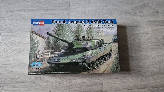 Сборная модель танка Леопард 2А5DK 1/35 Hobby Boss