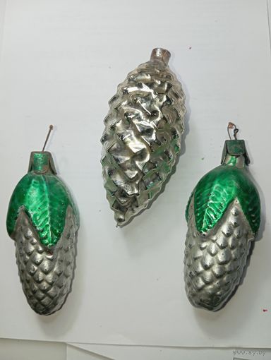 Ёлочная игрушка  , СССР .  Шишки .
