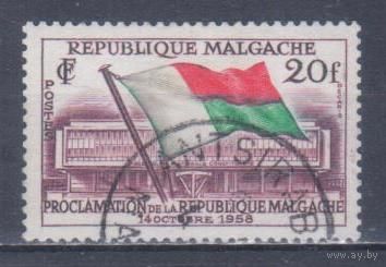 [280] Французские колонии. Мадагаскар 1959. Независимость.Флаг. Гашеная марка.