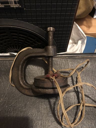 Дорожный электрический вулканизатор, произведенный в СССР.