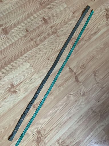 Прочный ремешок от советского парашютного снаряжения-размер указан .Можно использовать как ремень для галифе!