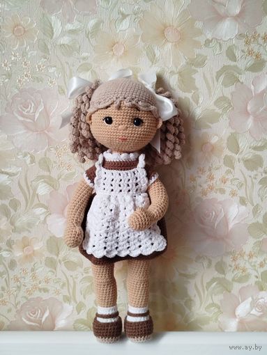 Вязаня куколка "Первоклашка"