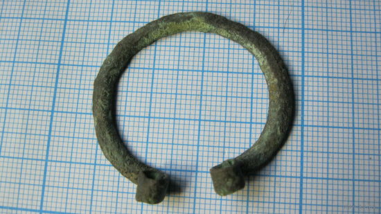 Застежка, заколка (фибула). Бронза, литье.