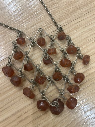Украшение из янтаря