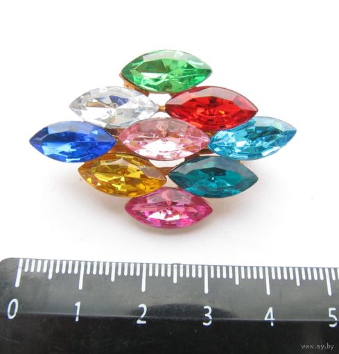 Все лоты с рубля.Брошь цветное стекло.