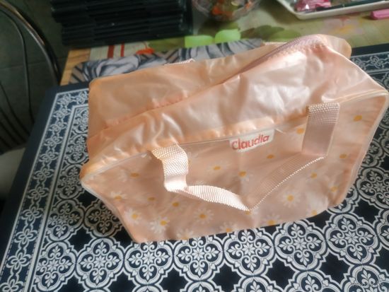 Косметичка. Состояние на скане.