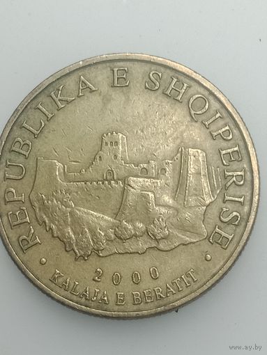 Албания 10 леков 2000 года .