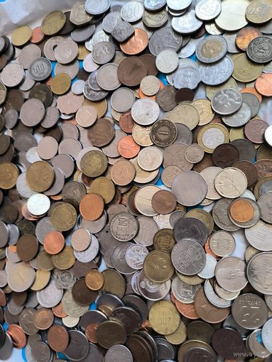 3 кг монет без СССР, России, Украины с 1 рубля