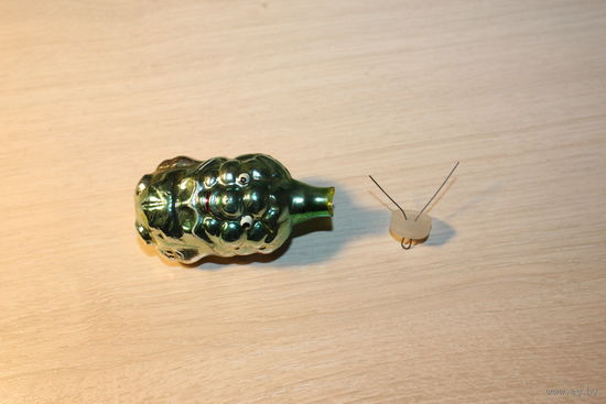 Ёлочная игрушка, времён СССР, длина 7.5 см.
