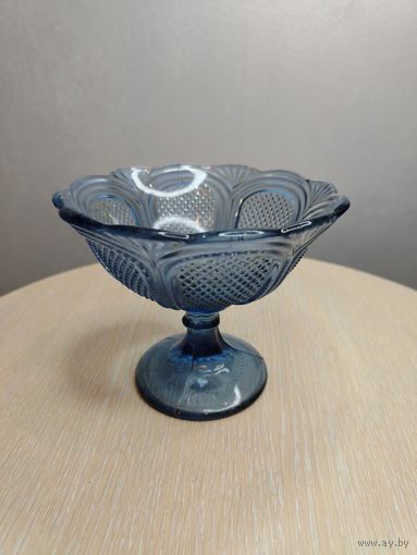 Все лоты с 1 Рубля. Креманка. Конфетница. Старый Неман. Синее стекло.