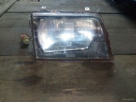 Фара правая Opel Ascona
