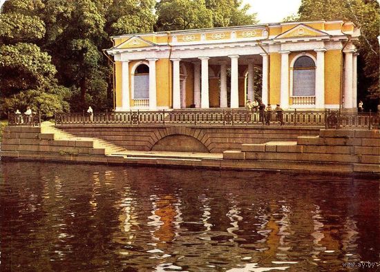 Открытка. "Ленинград. Павильон в Михайловском саду"
