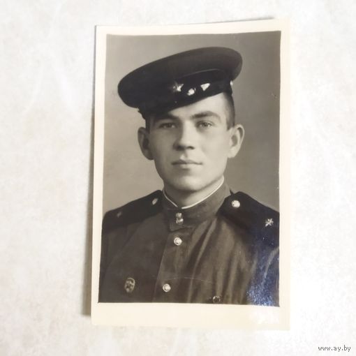 Фотография. История СССР в лицах. Рядовой связист из Ровно. 1955 год. Значок ГТО.