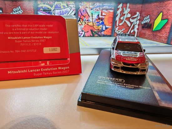 Коллекционная модель 1/64 Tarmac Mitsubishi Lancer Evolution Wagon 2007