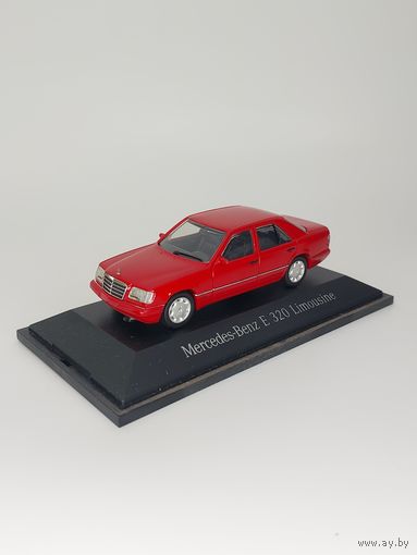 Mercedes-Benz E320 Limousine от Herpa
