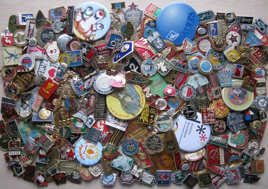 Значки ассорти, 180 штук, без повторов, все разные.