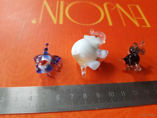 Три Слоника