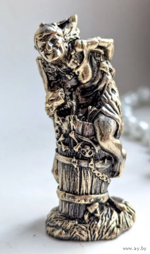 Статуэтка Баба Яга с метлой Бронза