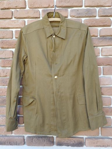 Китель и галифе.