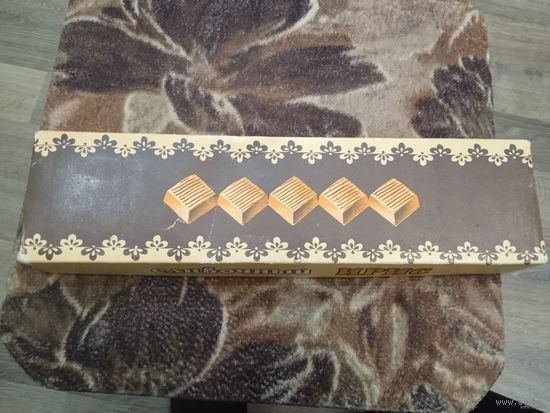 КОРОБКА ОТ КОНФЕТ ИРИС СЛИВОЧНЫЙ 1969г