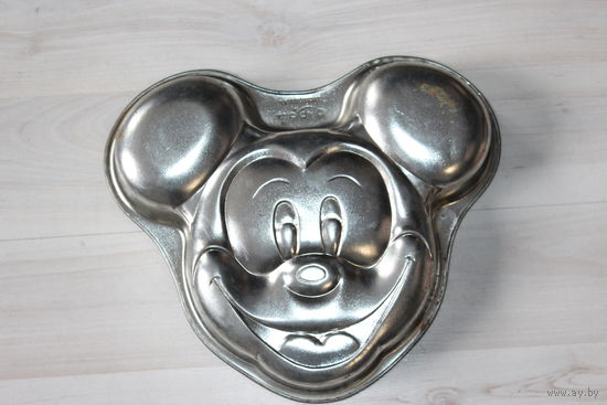 Винтажная, металлическая форма для выпечки "Disney Mickey Mouse", клеймо.