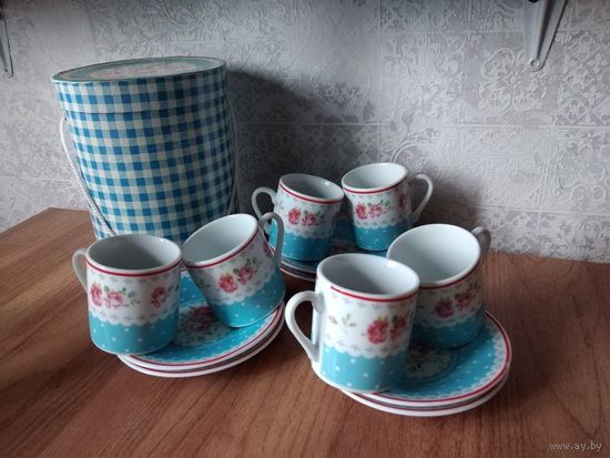 Кофейные чашки и блюдца, 6 кофейных пар, в коробке.