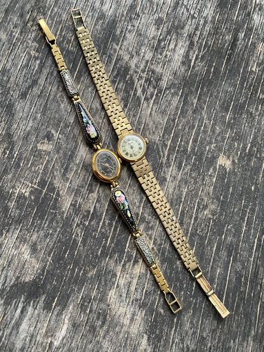 Часы Женские ( Лот с рубля )