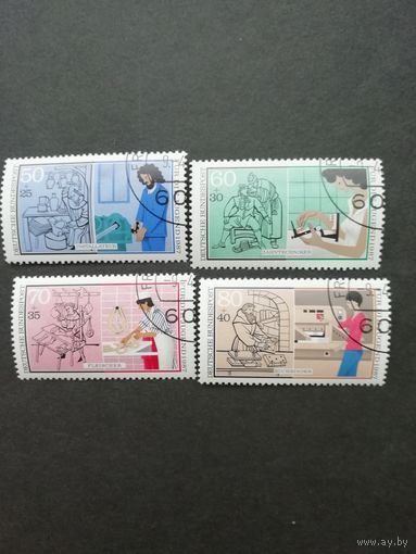 ФРГ 1987 Серия из четырех марок "Фонд поддержки молодежи. Профессии" (гашеные с клеем). Mi.1315-1318 каталог 7.00 евро