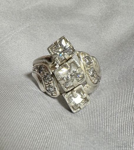 Кольцо серебряное 925 пробы. 24