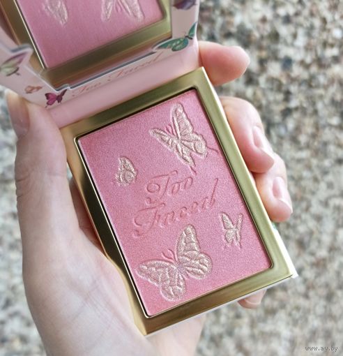 Румяна Too Faced Butterfly Babe