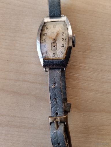 Часы женские Звезда,1957 г. На ходу,с рубля.