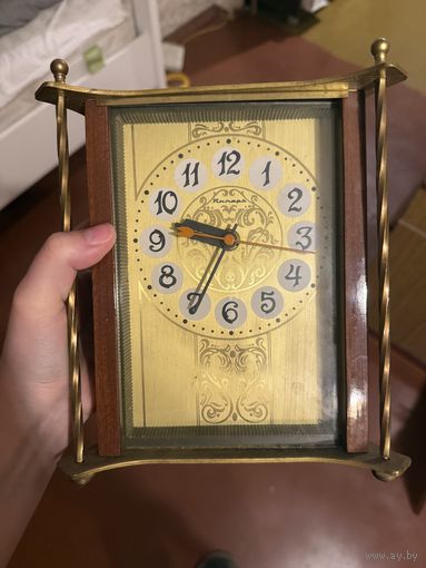 Часы Янтарь