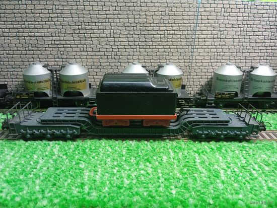 Железнодорожный транспортер с тендером  6-и осный  "TRIX EXPRESS"  Германия б/у 1/87 HO