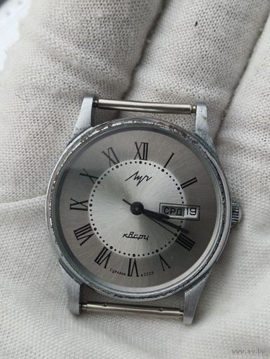 НАРУЧНЫЕ ЧАСЫ СССР ЛУЧ КВАРЦ