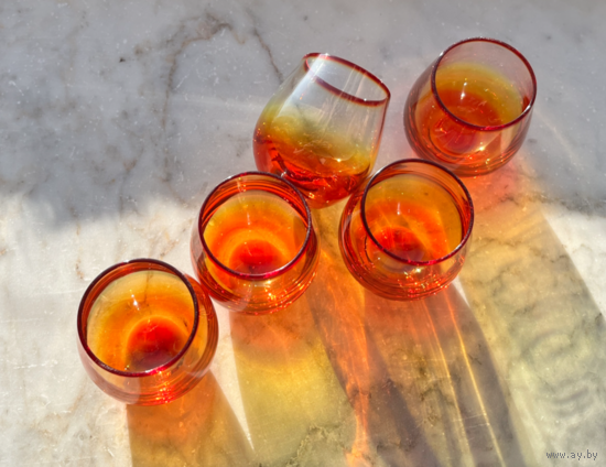 Рюмки крупные селеновое стекло цветное стекло винтаж Чехословакия