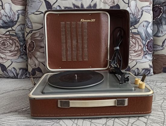 Электрофон Юность 301