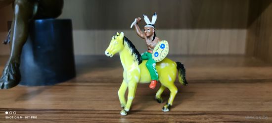 Индеец ГДР (на коне)