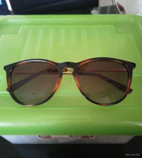 Очень красивые очки (стекла с защитой от УФ)