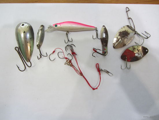 Воблер,блесны и крючки.