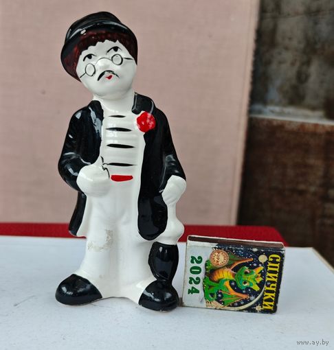 Статуэтка клоун в ремонт