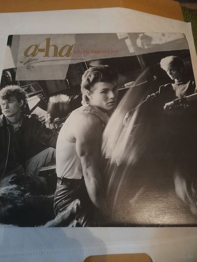 A-HA   " HUNTING HIGH AND LOW" 1985 LP YUGOSLAVIA SUZY/WARNER BROS. WB925300  - NM