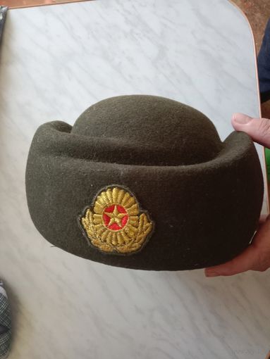 Женский военный головной убор