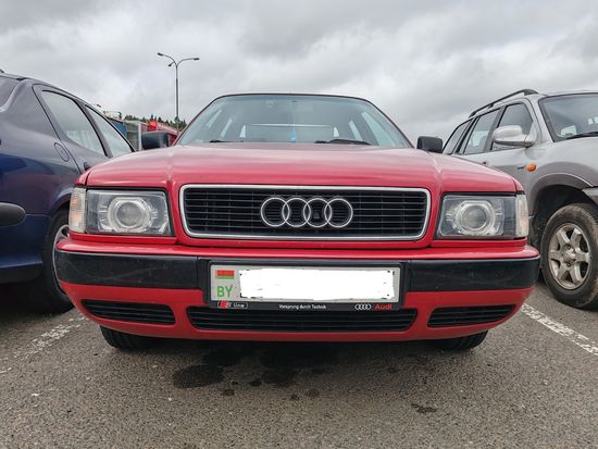 Стекла фар Ауди 80 В4.