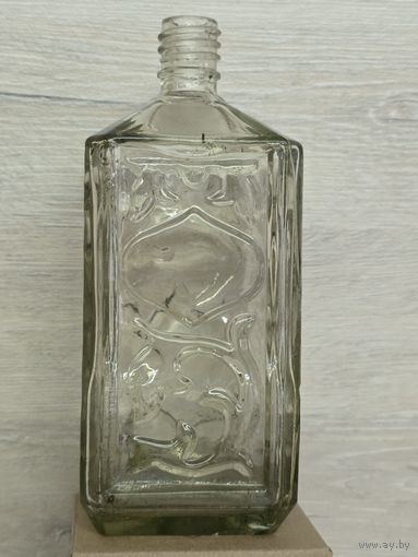 СТАРАЯ БУТЫЛКА ОТ ПАРФЮМА.