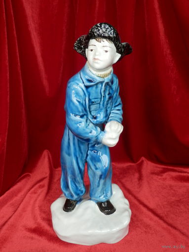Статуэтка Мальчик со снежком ЗиК Конаково - Целый