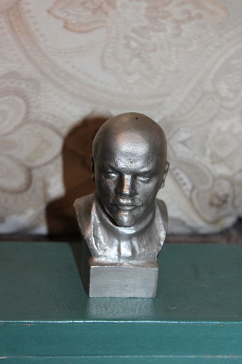 Бюст В. И. Ленина, времён СССР, силумин, высота 10,5 см., скульптор В. Дудник,