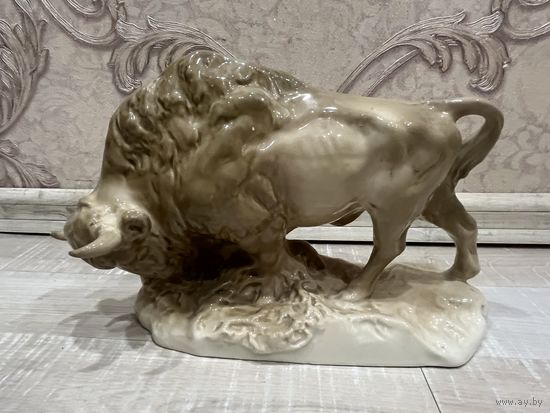 Статуэтка зубр большой