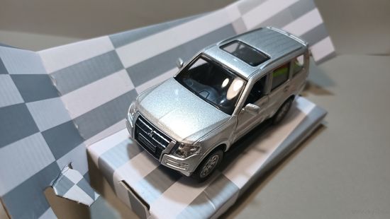 Mitsubishi Pajero 1/43