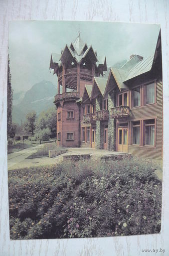 Кормилицын О., Домбай. Туристическая база, 1989, чистая.