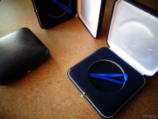 Оригинальный футляр на 1 серебряную 5 унцевую монету диаметр 74 мм НБРБ! ВОЗМОЖЕН ОБМЕН